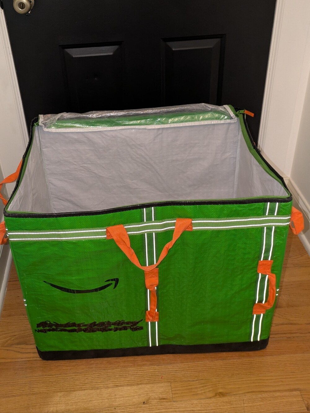 Great Condition Giant zippered tote bag, xl storage bag